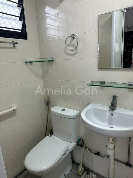 5 Room (5I) HDB for Rent in  649 Hougang Avenue 8 - Image 5